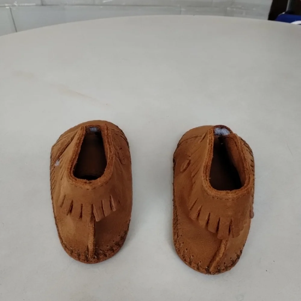 Minnetonka Kids Brown Suede Leather Moccasin Shoes SZ 6 Soft Lightweight Comfy